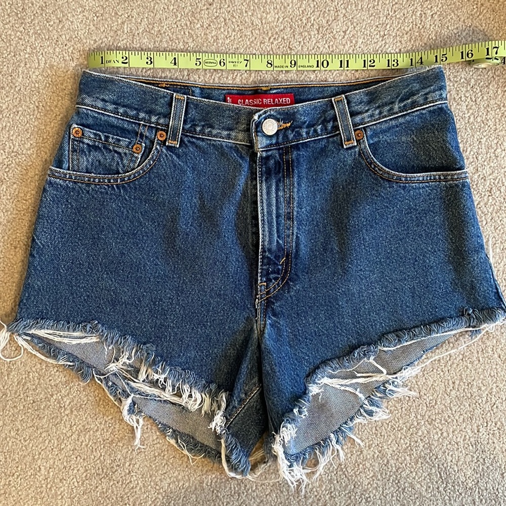 Levi’s 550 Denim Shorts - Picture 6 of 10